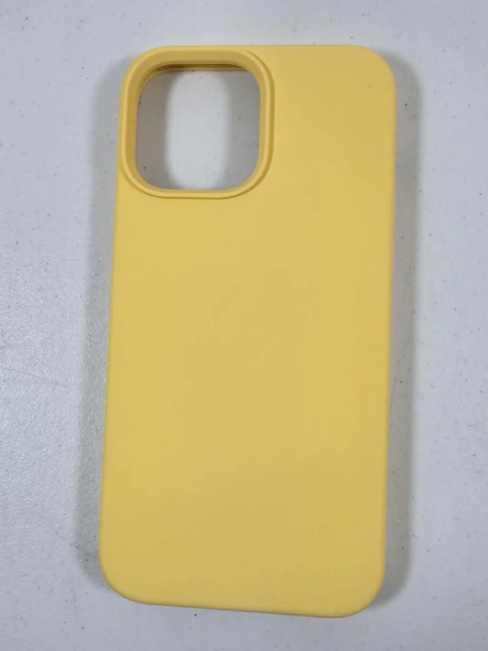 IPHONE PRO MAX 13 SILICONE PHONE CASE YELLOW 6.7